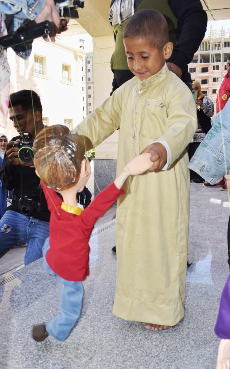 مسرح الجنوب ينظم عروضًا لأطفال مركز الأورام بقنا (4)