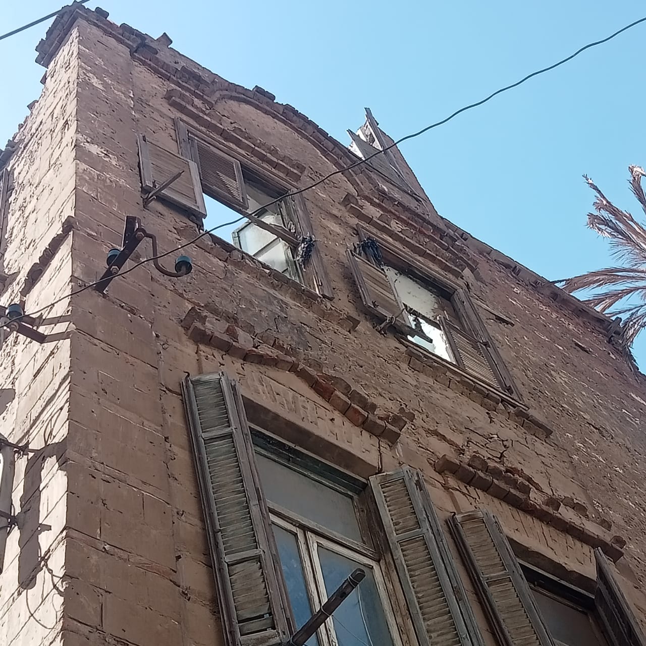 جانب من العقار (5)