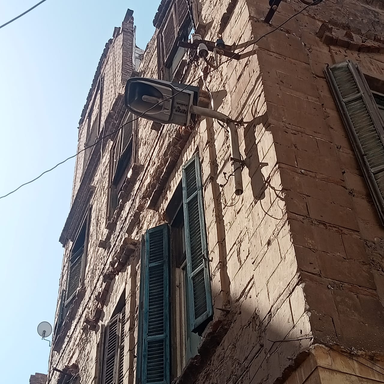 جانب من العقار (1)