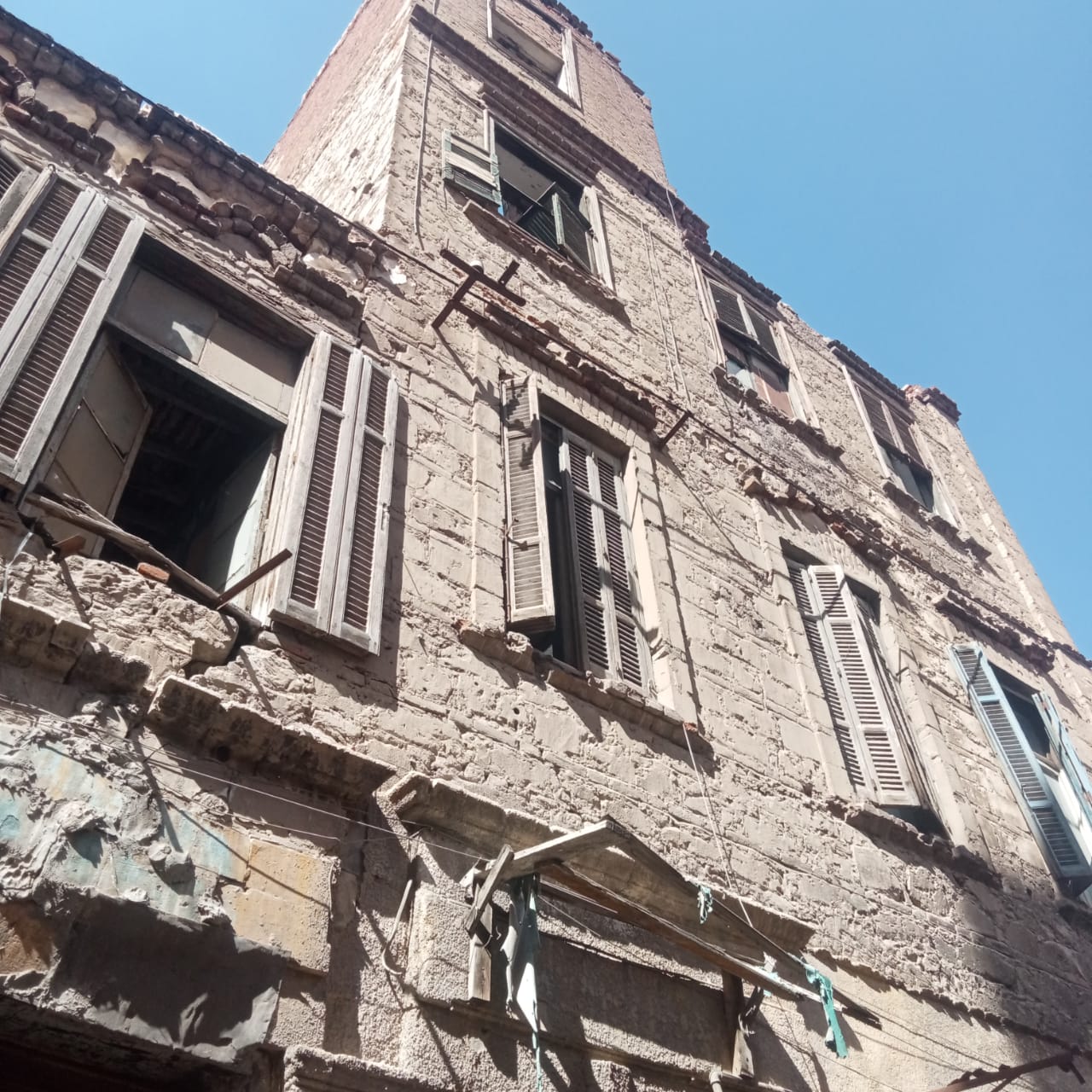 جانب من العقار (4)