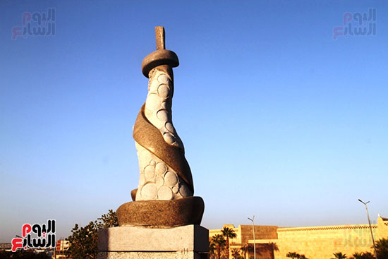 تمثال-العقدة تمثال-العقدة