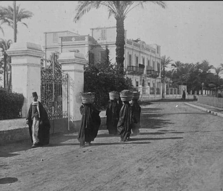 أحد شوارع مدينة أسيوط - مصر - عام ١٩٠٠.