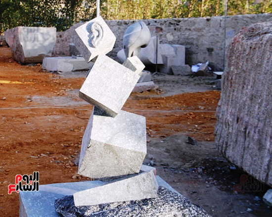 قطع-فنية-فى-السمبوزيوم قطع-فنية-فى-السمبوزيوم