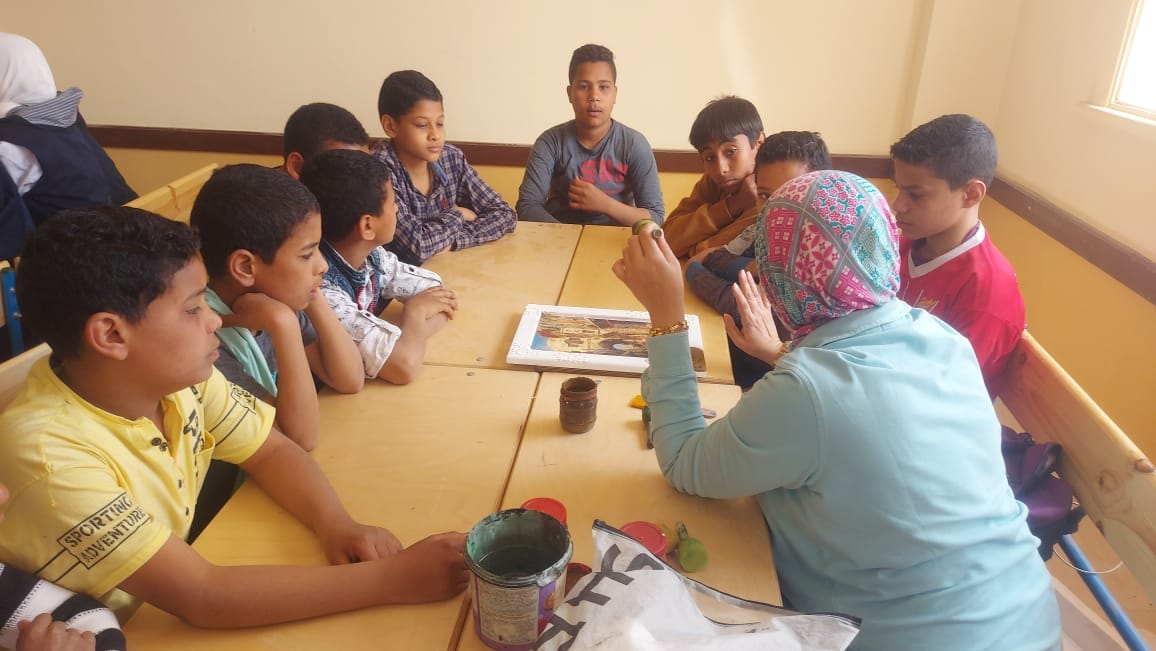 جانب من ورش تعليم الفن والتلوين للأطفال