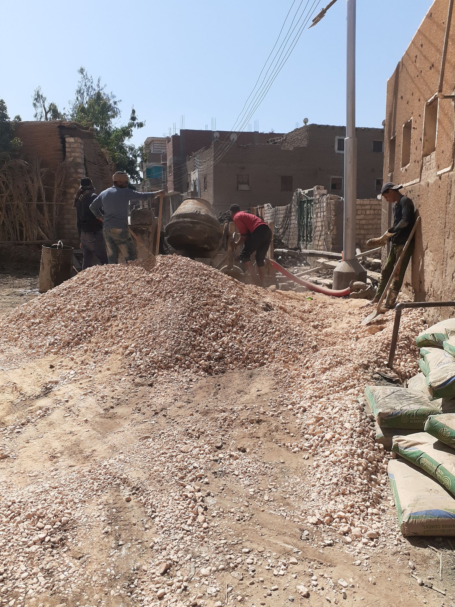 مجلس قروى النمسا يعمل يومياً فى مشروعات الصرف مجلس قروى النمسا يعمل يومياً فى مشروعات الصرف