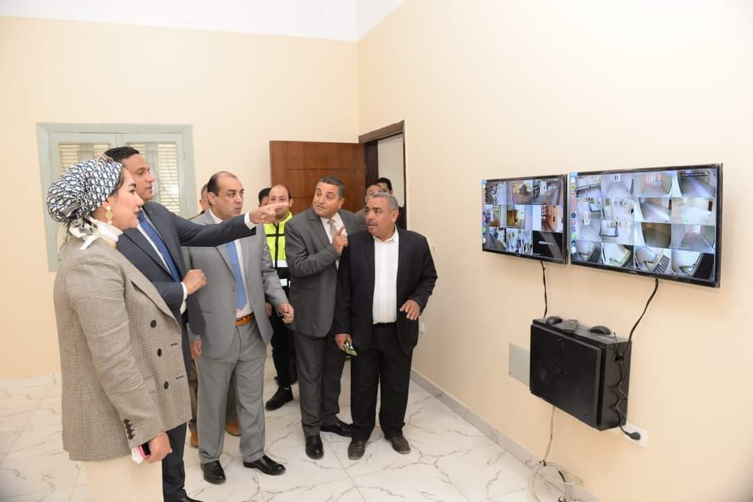 تفقد المحافظ للمجمع