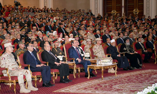 الرئيس السيسي يشهد احتفال يوم الشهيد (2)