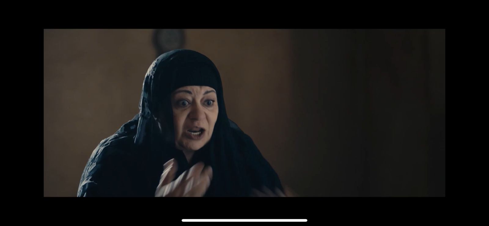 مسلسل عملة نادرة الحلقة 10  أحمد عيد يطعن نيللي كريم في شرفها بعدما علم بمقابلتها لرجل غريب (1)