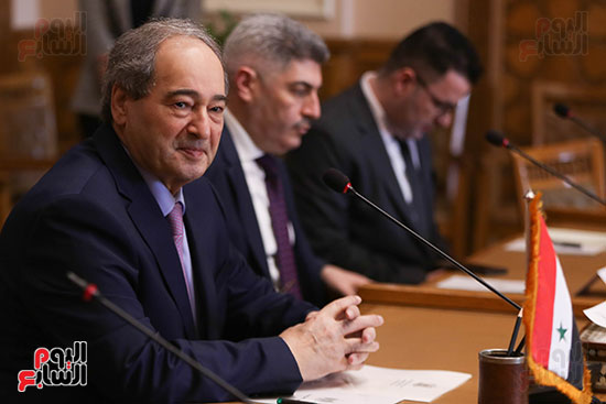 وزير الخارجية سامح شكري منذ قليل نظيره السوري فيصل المقداد (10)