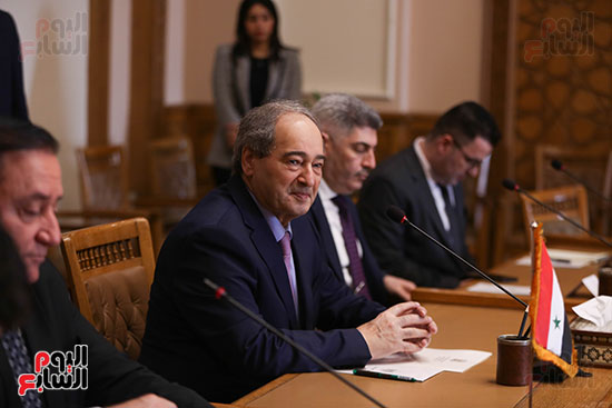 وزير الخارجية سامح شكري منذ قليل نظيره السوري فيصل المقداد (9)