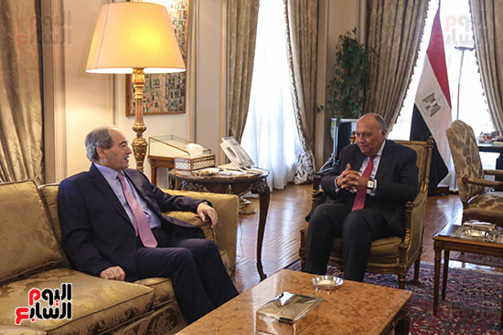 وزير الخارجية سامح شكري منذ قليل نظيره السوري فيصل المقداد (5)
