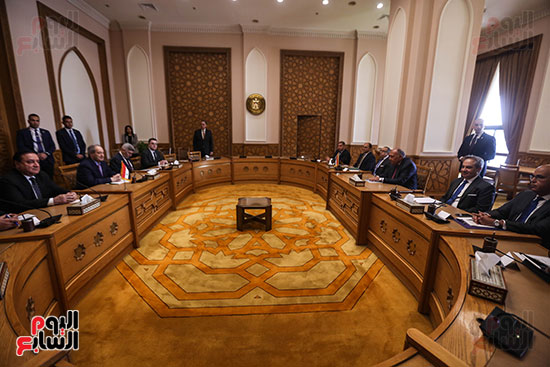 وزير الخارجية سامح شكري منذ قليل نظيره السوري فيصل المقداد (13)