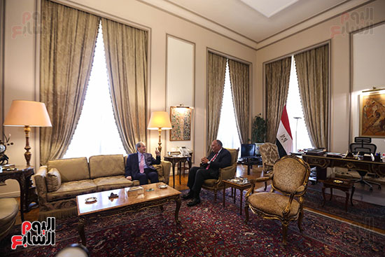 وزير الخارجية سامح شكري منذ قليل نظيره السوري فيصل المقداد (4)