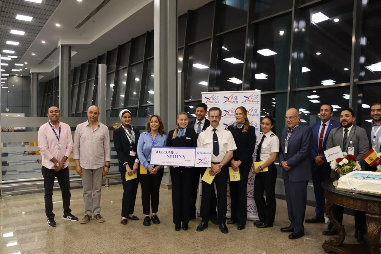 مطار سفنكس الدولي يستقبل أولى رحلات إير أوروبا الإسبانية     (13)