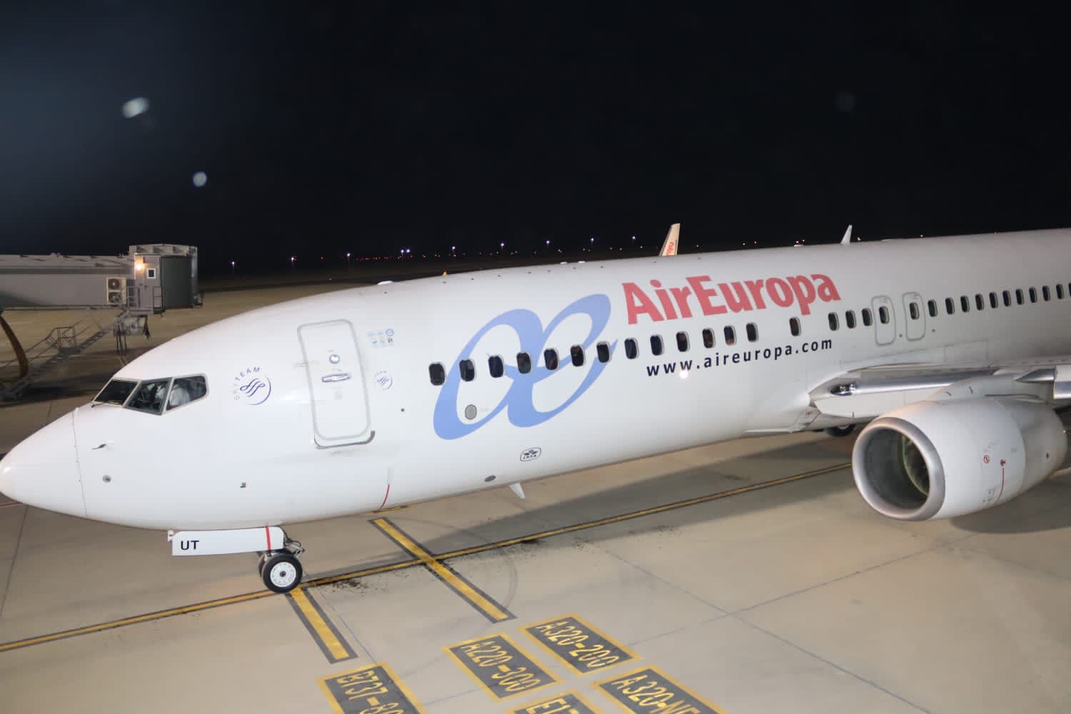 مطار سفنكس الدولي يستقبل أولى رحلات إير أوروبا الإسبانية     (7)