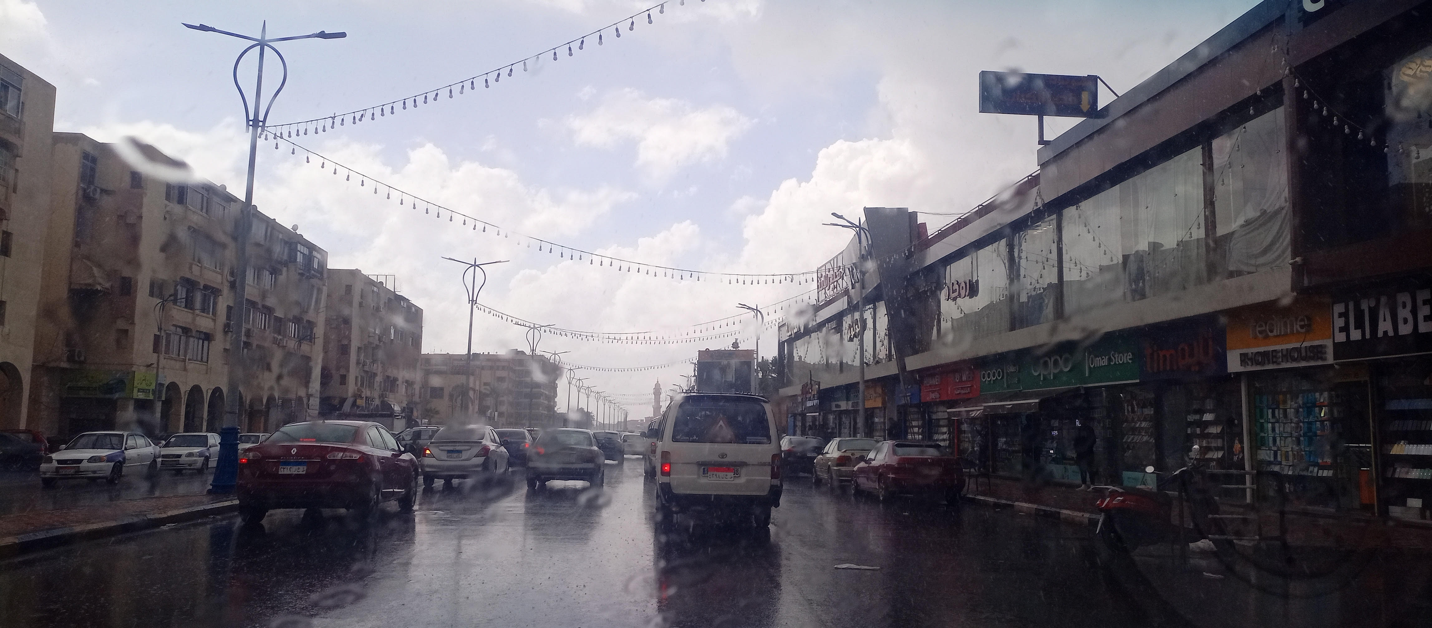 جانب من سقوط الأمطار على بورسعيد