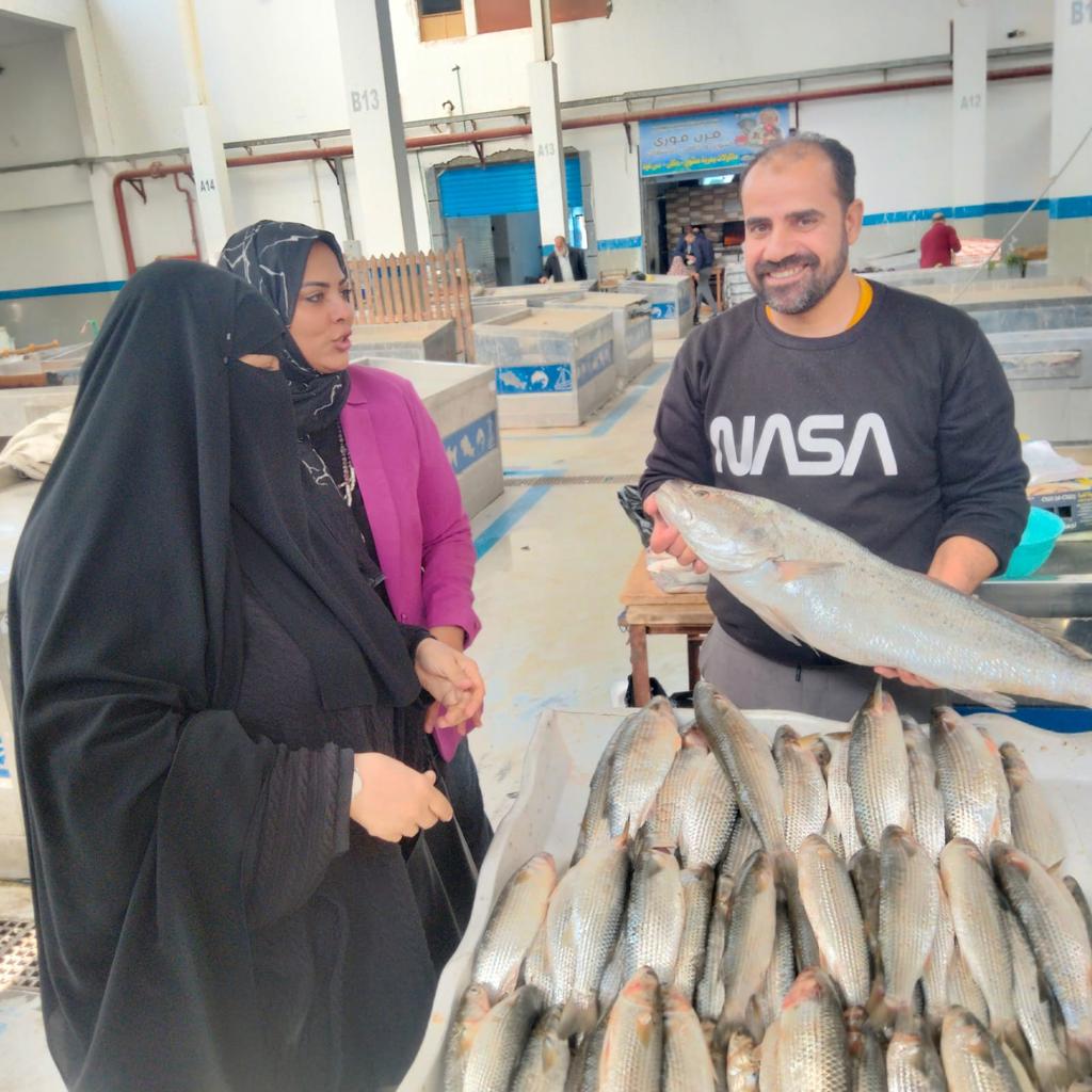 حملة تموينية علي أسواق ومحال الأسماك (1)