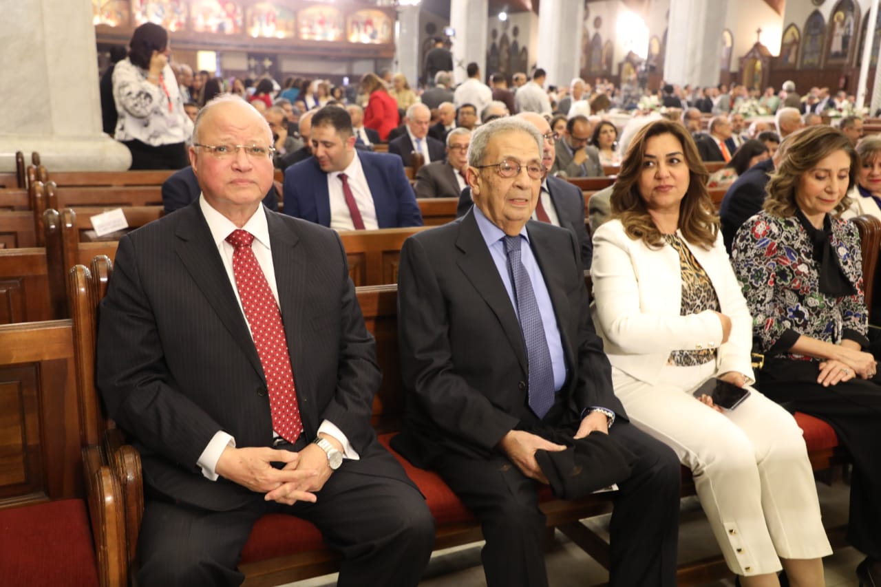 محافظ القاهرة يشهد احتفال عيد القيامة (1)