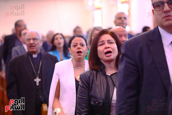 الكنيسة الإنجيلية تبدأ الاحتفال بعيد القيامة فى مصر الجديدة  (47)