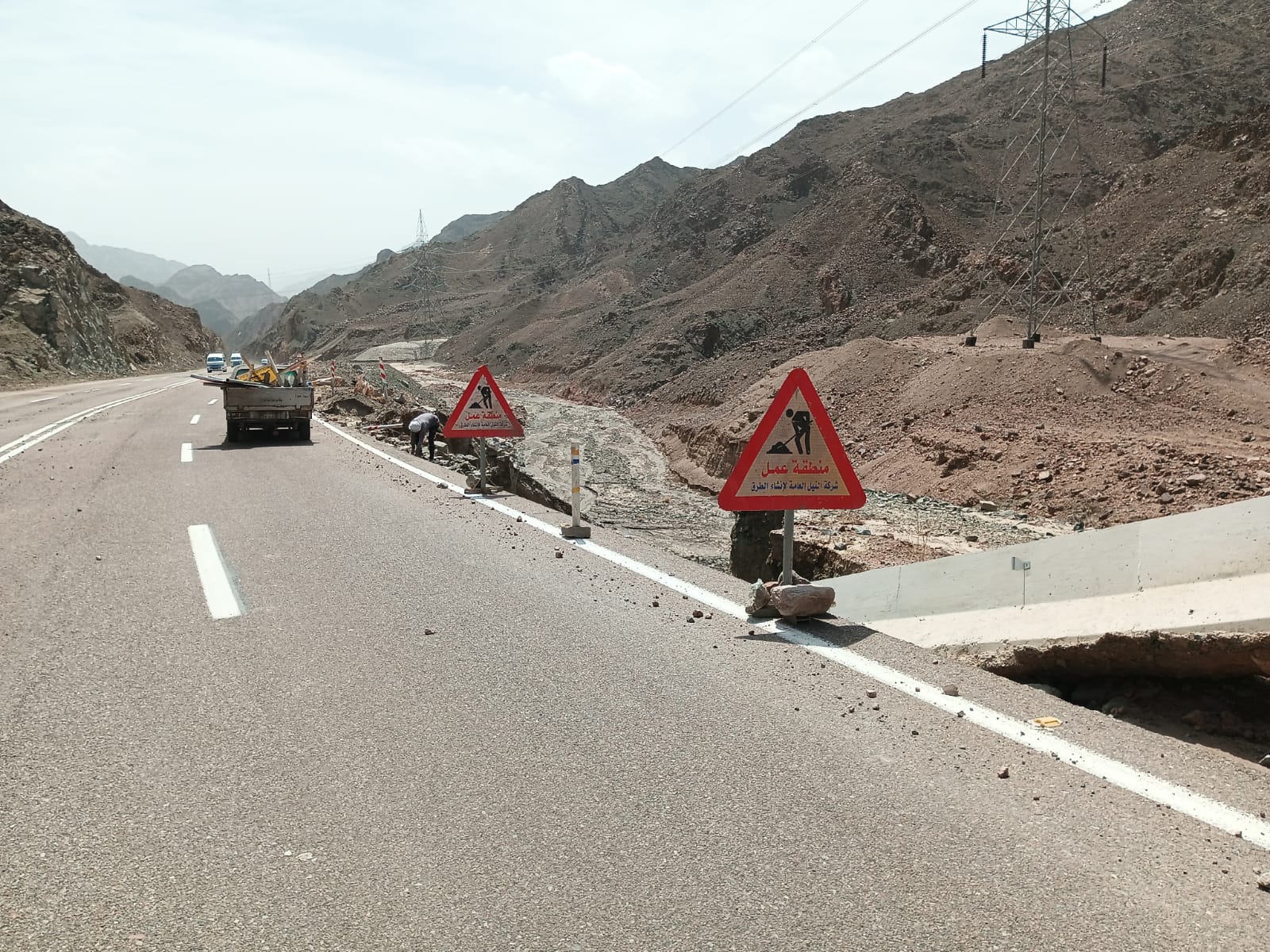 صيانة طريق شرم الشيخ -  دهب (6)