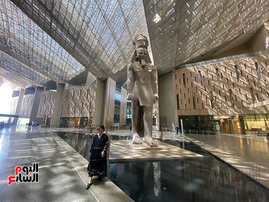 وزير السياحة وجولة المتحف المصري الكبير (9)