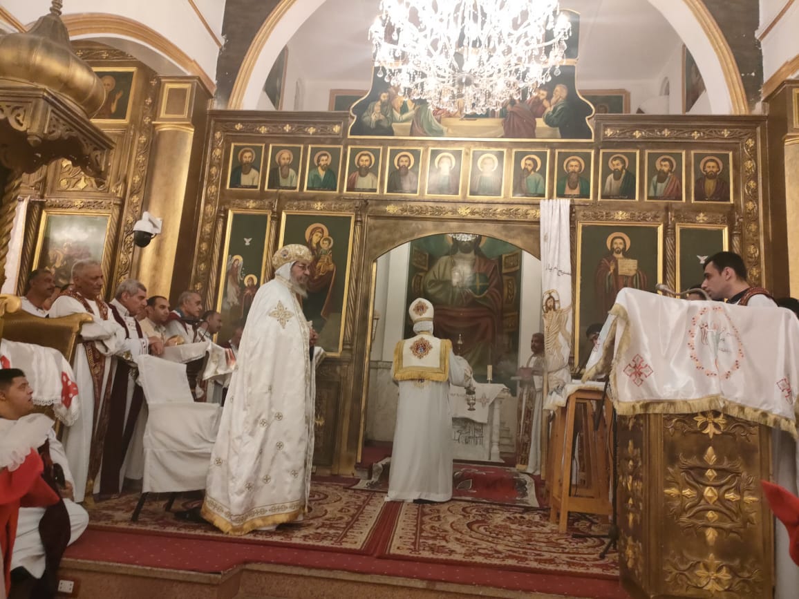 قداس عيد القيامة المجيد بكنيسة العذراء مريم بإسنا  (4)