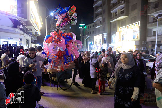 زحام شارع العريش بالجيزة لشراء ملابس العيد (1)