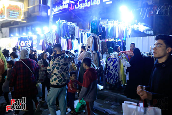 زحام شارع العريش بالجيزة لشراء ملابس العيد (2)