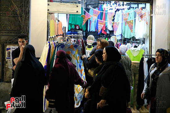 زحام شارع العريش بالجيزة لشراء ملابس العيد (28)