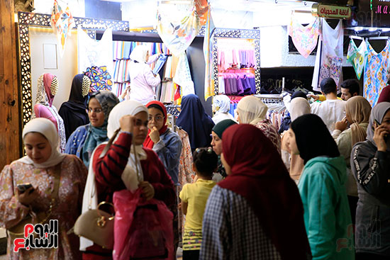 زحام شارع العريش بالجيزة لشراء ملابس العيد (9)