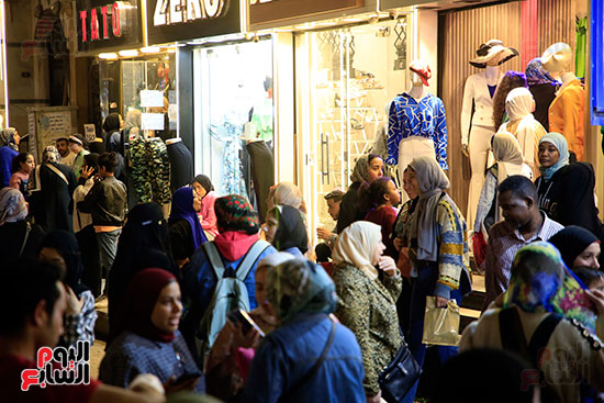 زحام شارع العريش بالجيزة لشراء ملابس العيد (11)