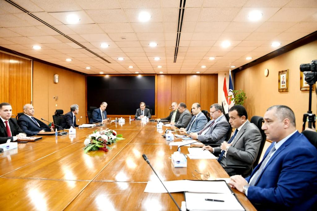 الاجتماع الدورى الثالث، لمتابعة سير العمل فى تنفيذ  خطط تكامل وتحسين كفاءة العمليات (1)