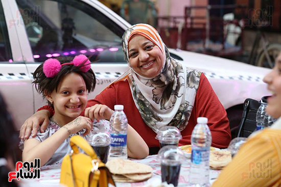 أطول مائدة رمضانية بمصر (21)