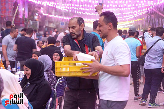 أطول مائدة رمضانية بمصر (13)