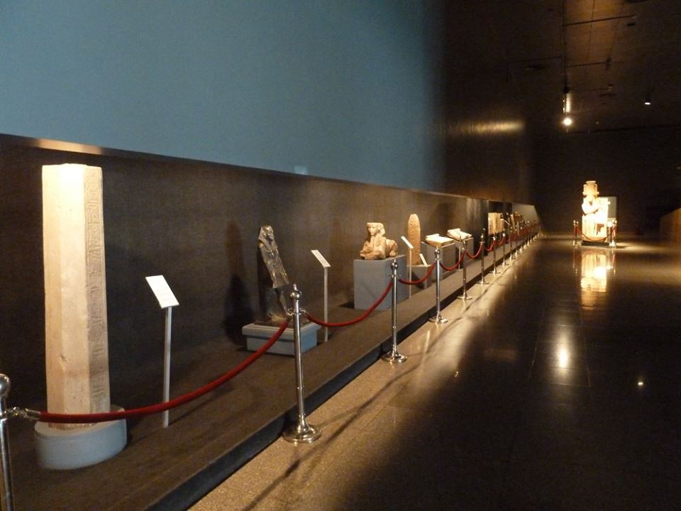 قطع نادرة داخل متحف الأقصر