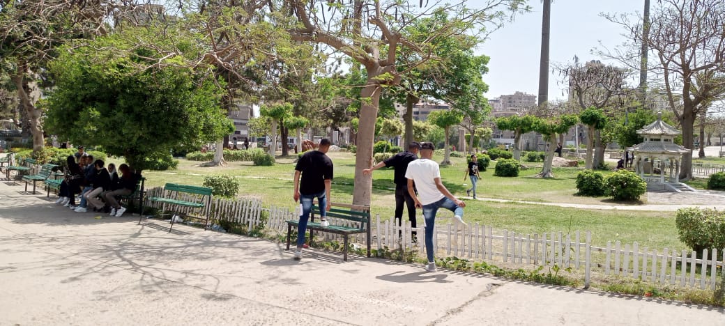 الحديقة الدولية بمدينة نصر تستقبل المواطنين للاحتفال بثانى أيام العيد (1)