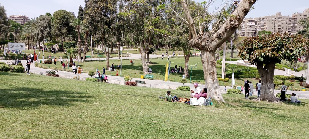 الحديقة الدولية بمدينة نصر تستقبل المواطنين للاحتفال بثانى أيام العيد (2)