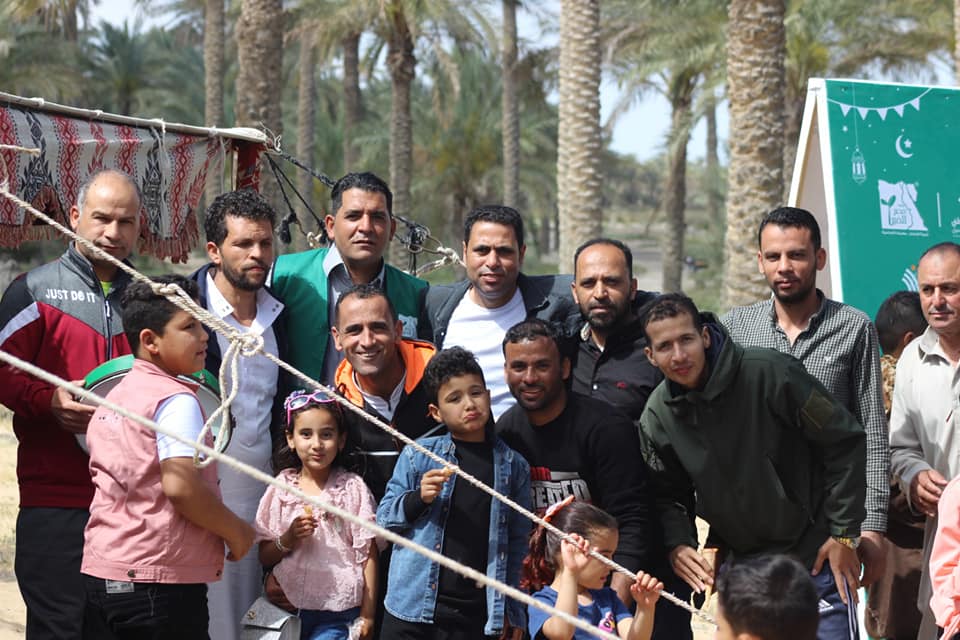 شباب متطوعون يسعدون اطفال القرى ببئر العبد_1