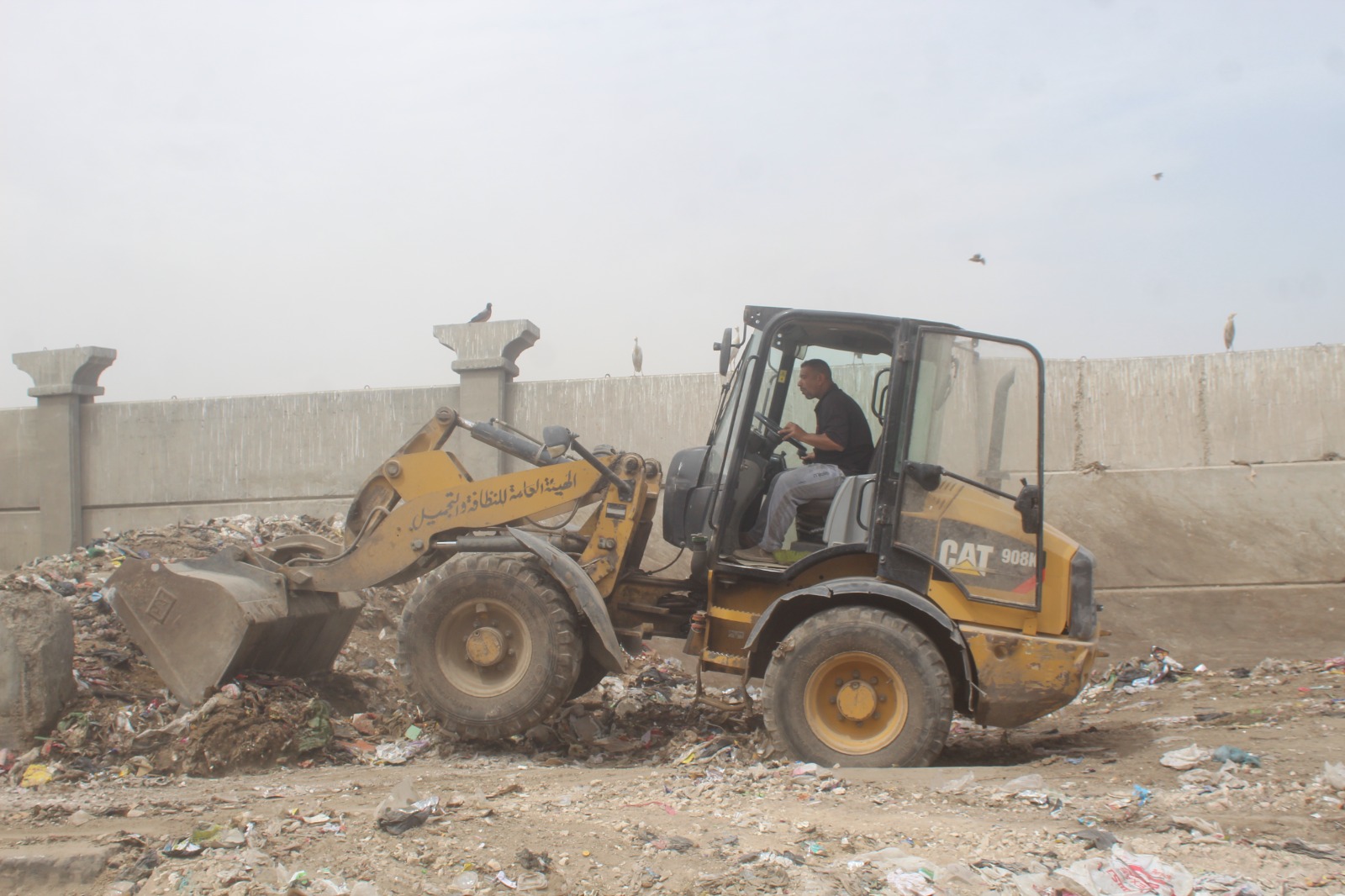 رفع القمامة من شوارع الجيزة خلال عيد الفطر