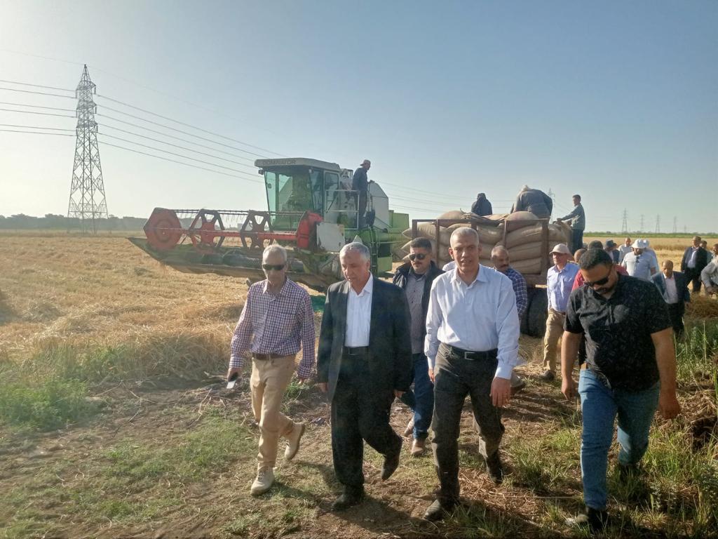 ‫رئيس البحوث الزراعية يفتتح حصاد المحاصيل الشتوية بمحطة سخا بكفر الشيخ