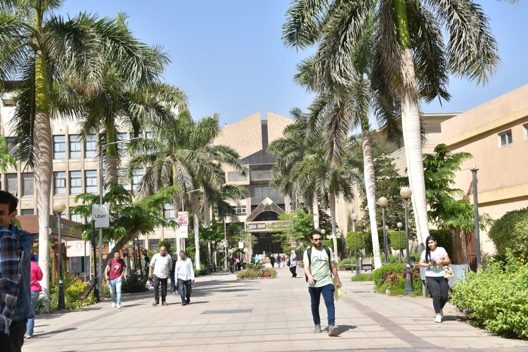 انتظام الدراسة بجامعة القاهرة وعودة الطلاب المغتربين للمدن (5)