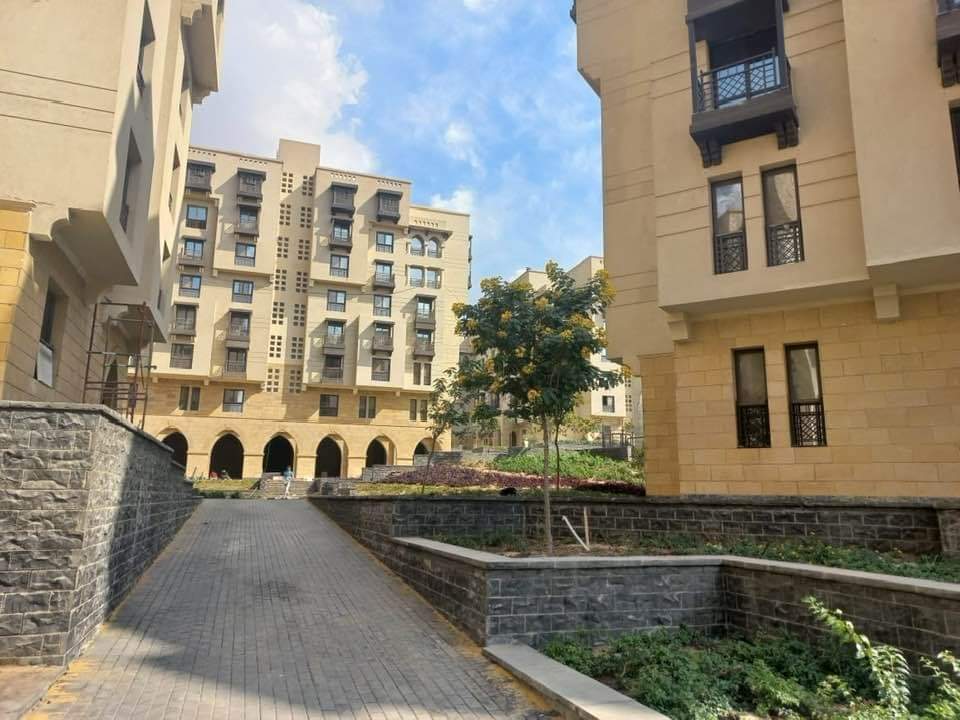 84627-سور-مجرى-العيون-بعد-تشجيره-وتشطيب-العماير