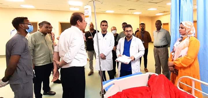 جانب من زيارة وفد الصحة لمستشفى أسوان