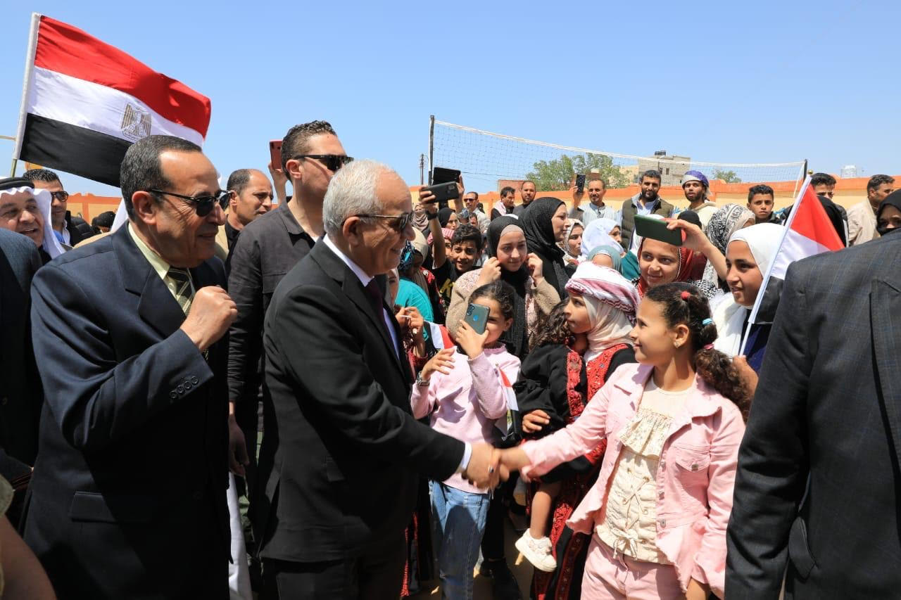 وزير التعليم يزور شمال سيناء ويفتتح مدرستين بالشيخ زويد (2)
