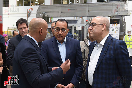 رئيس الوزراء يتفقد مصنع لوريال القاهرة المتخصص فى إنتاج مستحضرات التجميل (10)