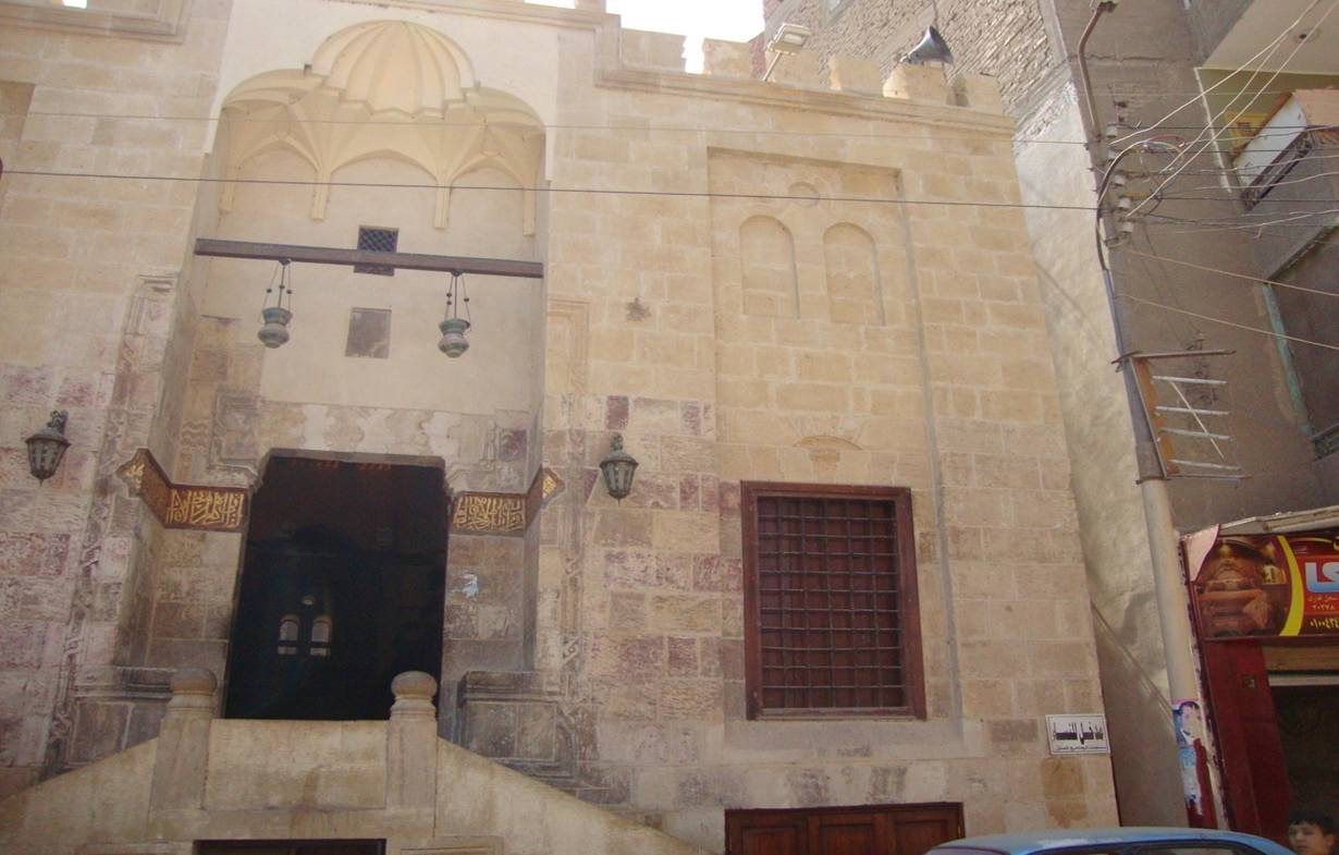المسجد المعلق تحفة معمارية على أرض الفيوم (4)