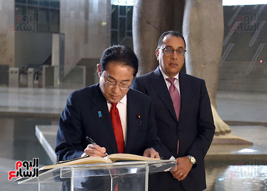 رئيس الوزراء يستقبل نظيره اليابانى بالمتحف المصرى الكبير  (2)