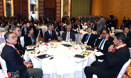 رئيسا الوزراء المصري والياباني يترأسان مُنتدى رجال الأعمال بالبلدين  (8)