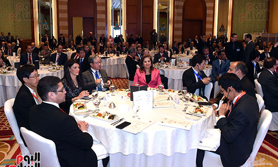 رئيسا الوزراء المصري والياباني يترأسان مُنتدى رجال الأعمال بالبلدين  (4)