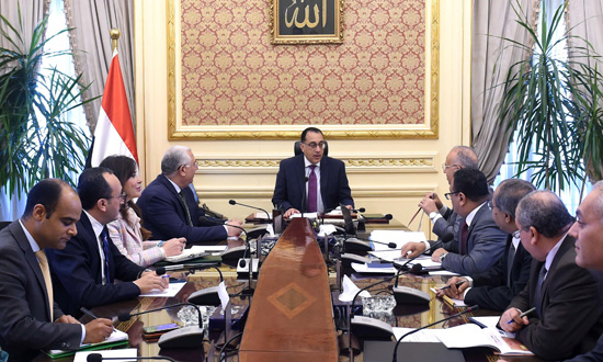 اجتماع رئيس مجلس الوزراء (2)